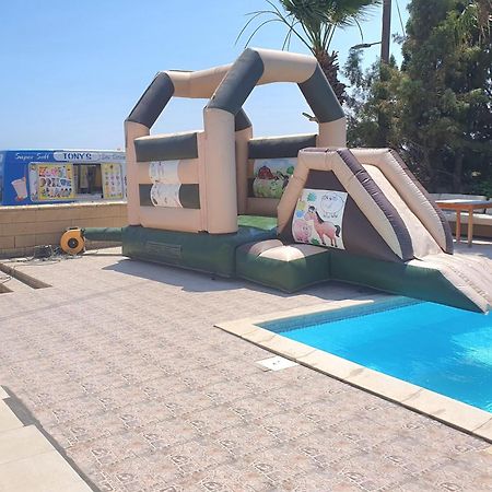 Larnaca Mansion Ideal For 3 Families Or More Room photo