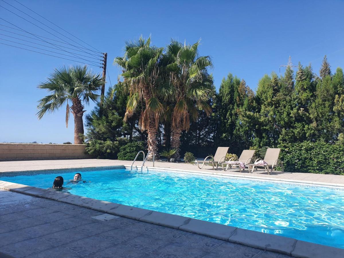 Larnaca Mansion Ideal For 3 Families Or More Exterior photo
