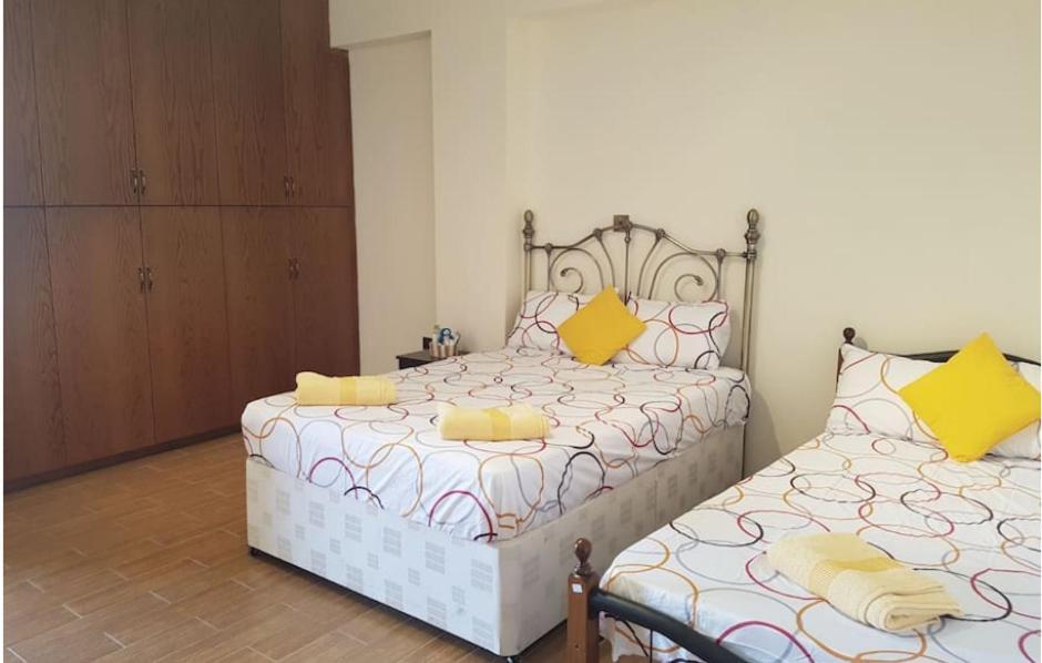 Larnaca Mansion Ideal For 3 Families Or More Exterior photo