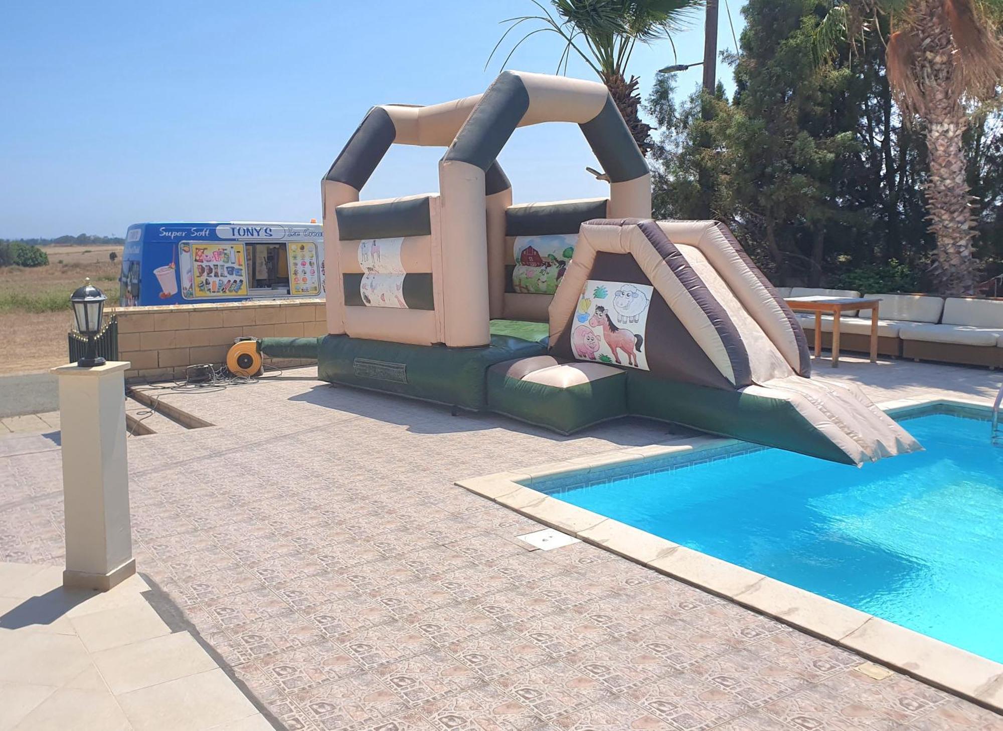Larnaca Mansion Ideal For 3 Families Or More Room photo