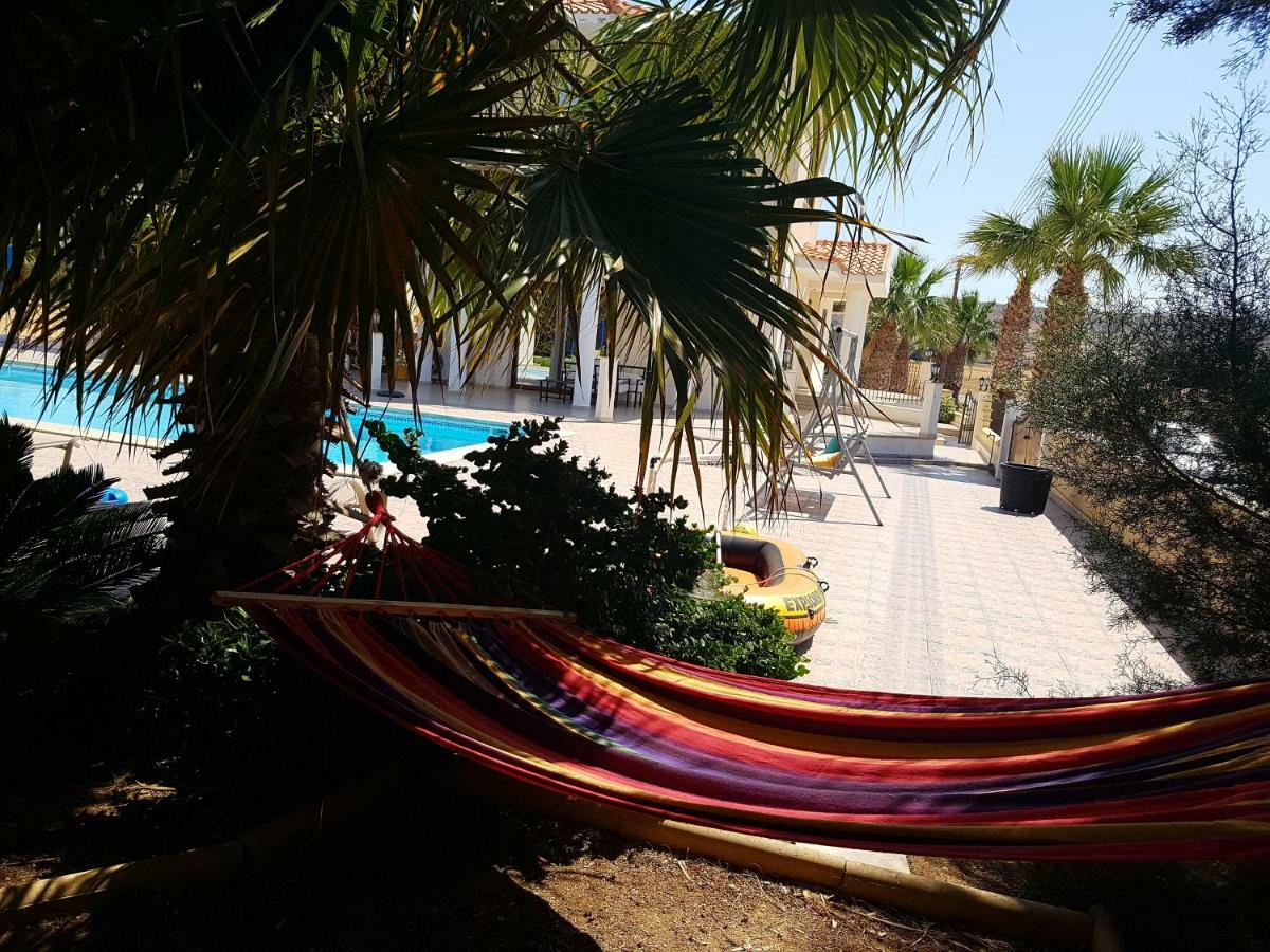 Larnaca Mansion Ideal For 3 Families Or More Exterior photo