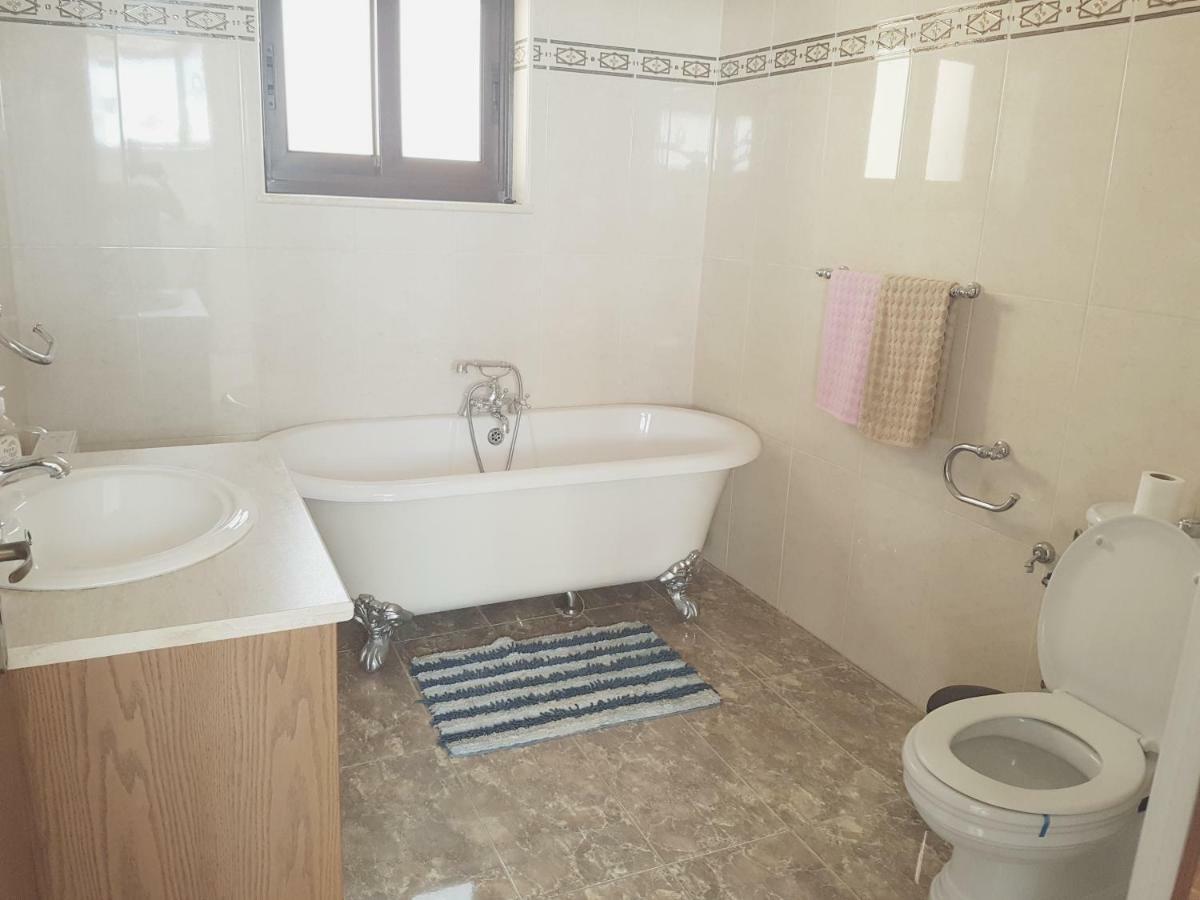 Larnaca Mansion Ideal For 3 Families Or More Exterior photo