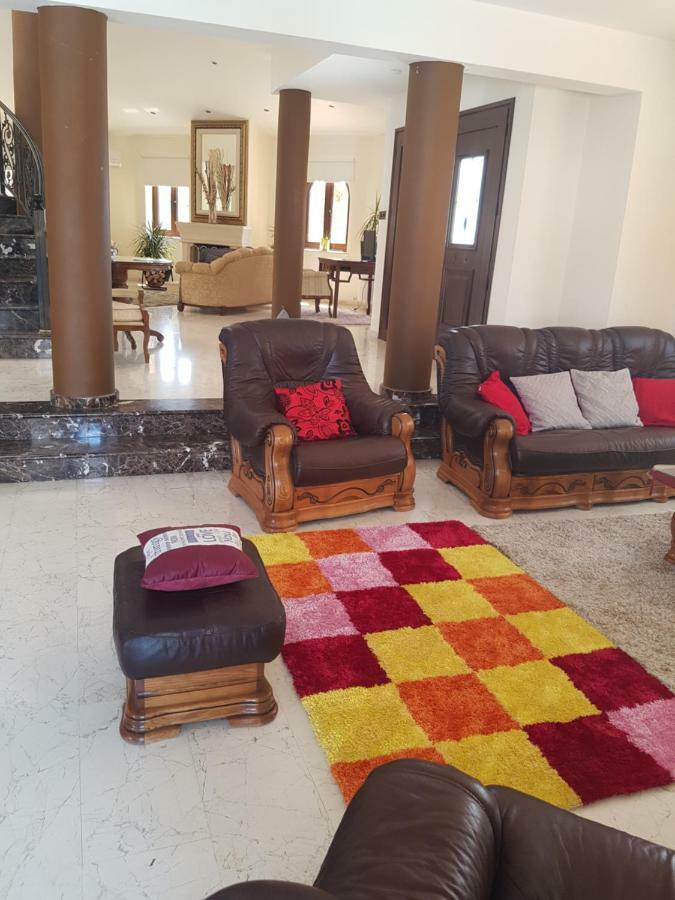 Larnaca Mansion Ideal For 3 Families Or More Exterior photo