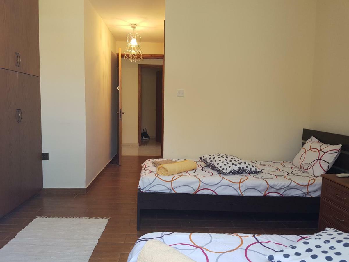 Larnaca Mansion Ideal For 3 Families Or More Exterior photo
