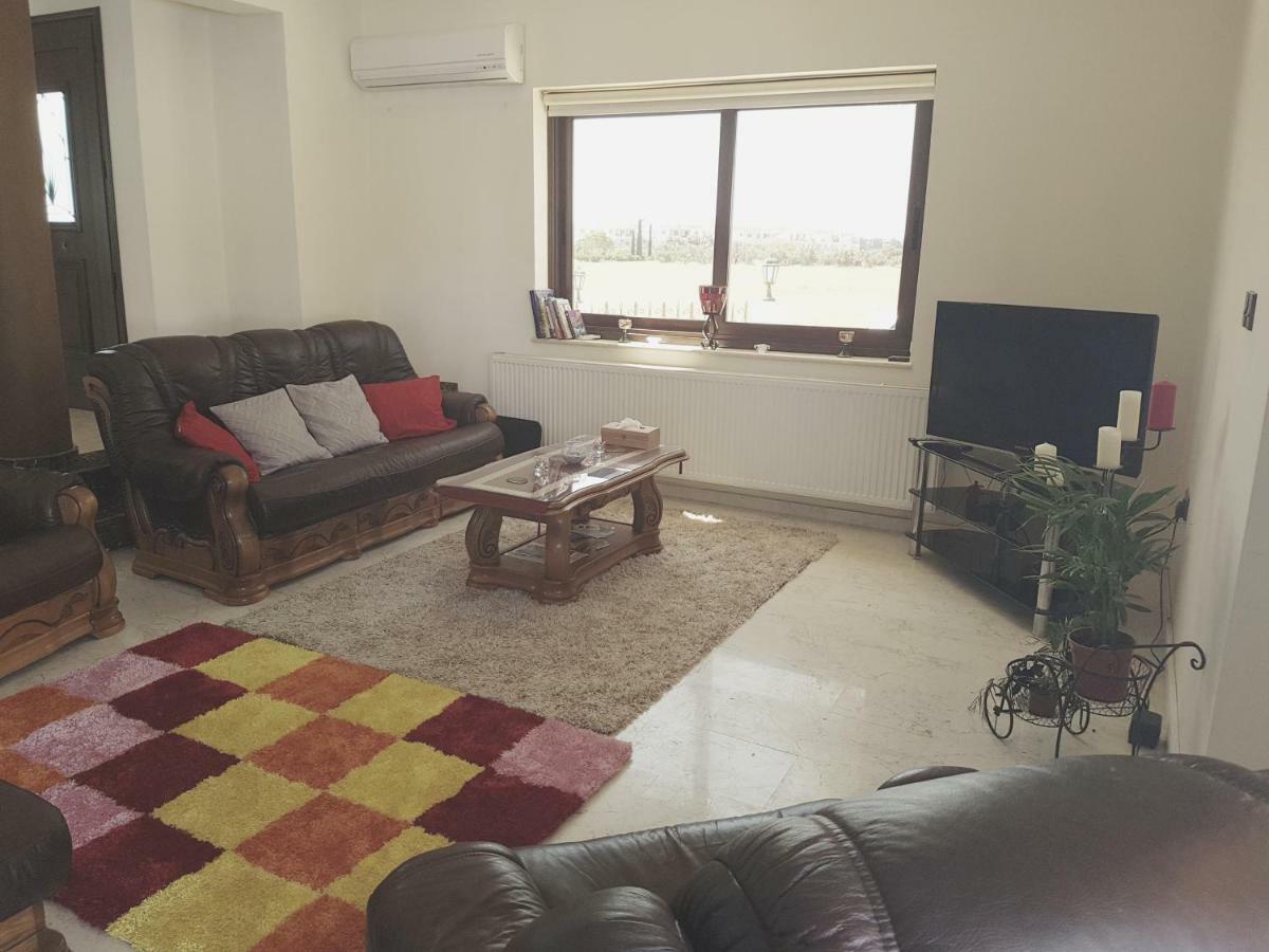 Larnaca Mansion Ideal For 3 Families Or More Exterior photo